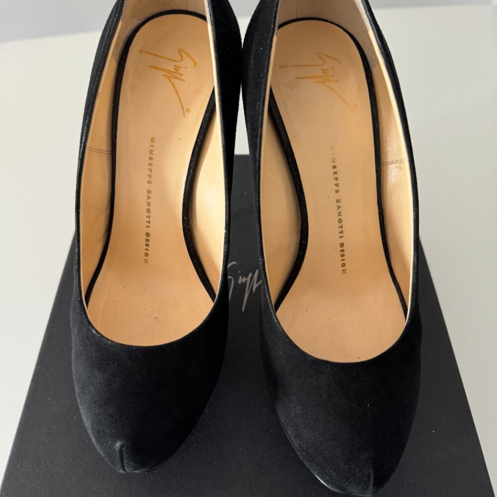 GIUSEPPE ZANOTTI  Eva Black Suede Pumps, size 38.5 - Picture 4 of 17